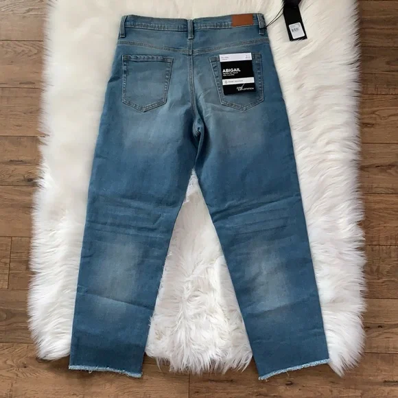NWT Outland Denim Abigail Cropped High Rise Slim Tapered Jeans Womens 29